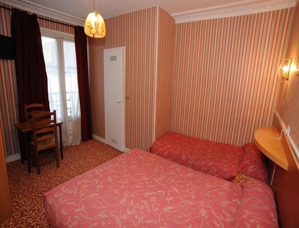 Sully Hotel Paris Room photo